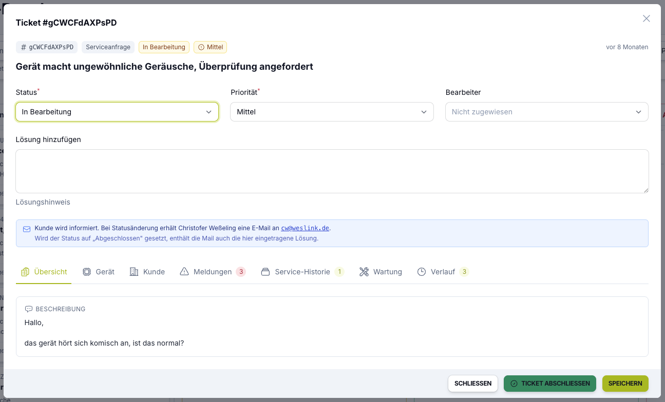 Ticket details in Kibi Scada with status, priority, assignee, solution field, and tabs for service history and timeline